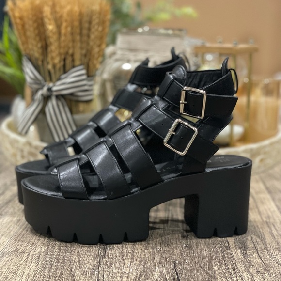 Faux Leather Buckle Ankle Gladiator Chunky Platform Caged Sandal - Picture 2 of 10
